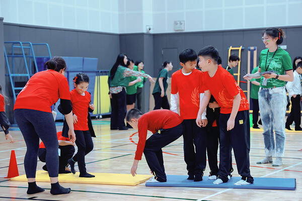 学生集会 - 首次学院活动,南通惠立学校